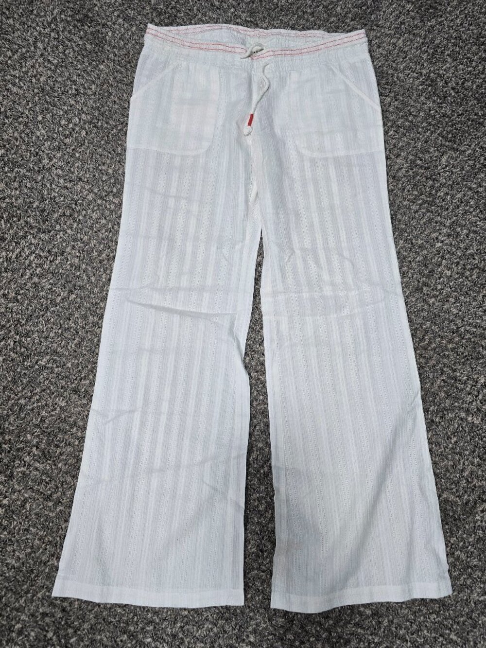 Billabong Womens white pants - size Medium
